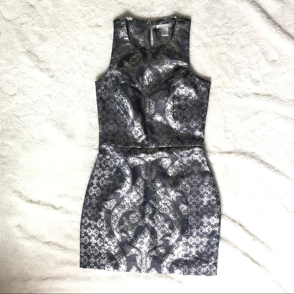 Sleeveless H & M dress
